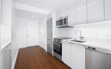Main picture of 390 W 113th St