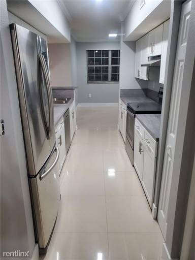Main picture of 11601 SW 2nd St