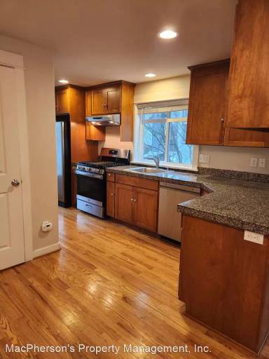 Main picture of 4614 Interlake Ave N