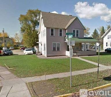 Main picture of 227 S 4th St