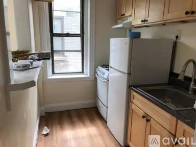 Main picture of 352 Riverway