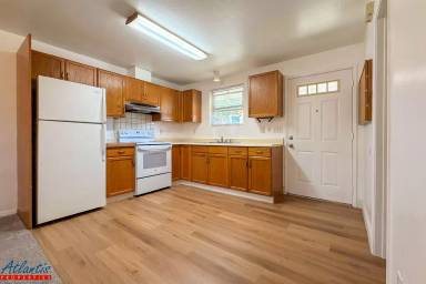 Main picture of 321 Leland Ave