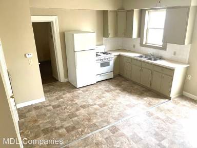 Main picture of 220 N Jefferson St