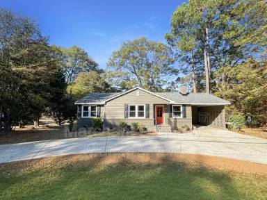 Main picture of 1115 E Lee Rd