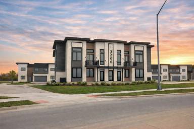 Main picture of 3310 University Blvd