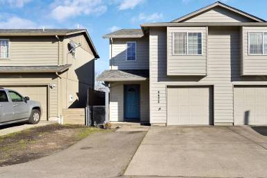 Main picture of 4424 Remington Pl NE