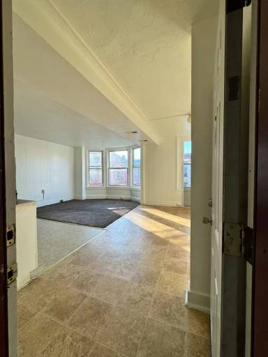 Main picture of 111 S 6th St