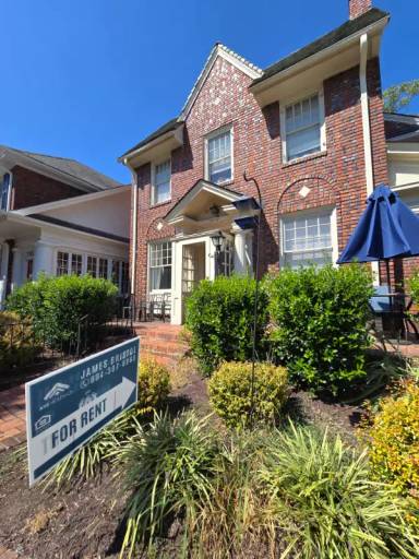 Main picture of 714 N Arthur Ashe Blvd