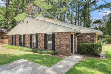 Main picture of 3045 Sonya Ln