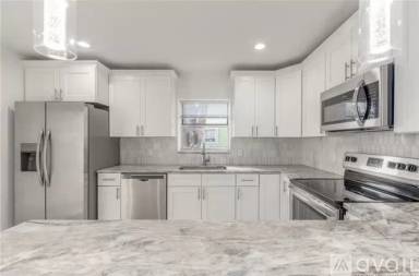 Main picture of 61 SE Beech Tree Ln