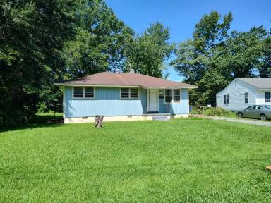 Main picture of 2212 Briarfield Rd