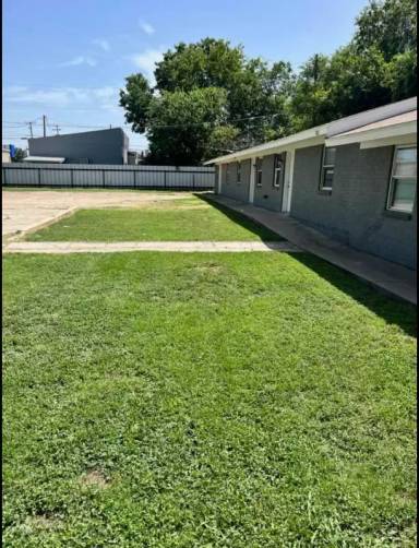 Main picture of 1015 N 14th St