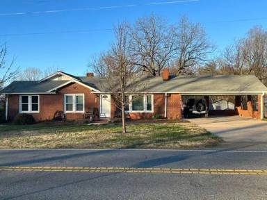 Main picture of 416 Enterprise Rd