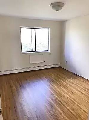 Main picture of 6140 Saunders St