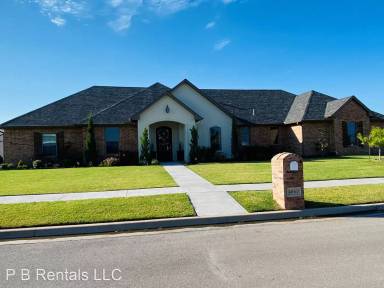 Main picture of 4001 NE Mossy Oak Dr