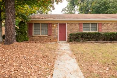 Main picture of 439 Southern Way