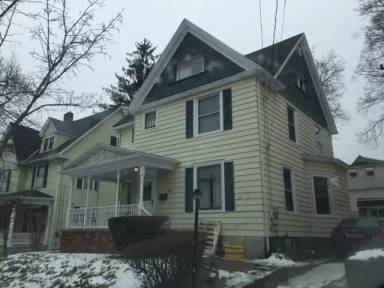 Main picture of 34 Chestnut St