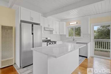 Main picture of 221 Avenida Monterey