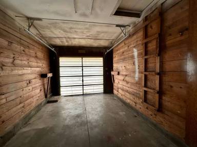 Main picture of 2415 S Mosley St