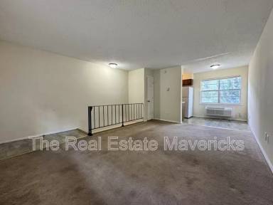 Main picture of 925 Shallowford Rd
