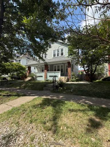 Main picture of 250 E Tulane Rd