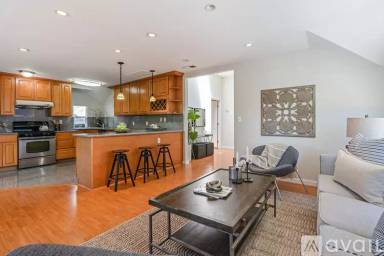 Main picture of 548 25th St