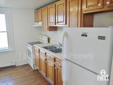 Main picture of 6 W Chestnut St