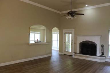 Main picture of 3 Honeysuckle Ln