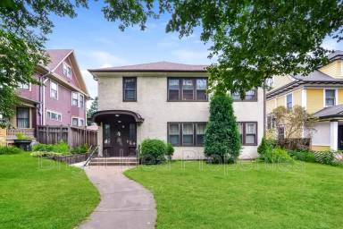 Main picture of 969 Saint Clair Ave