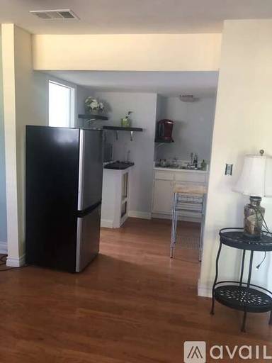 Main picture of 28800 Kenroy Ave