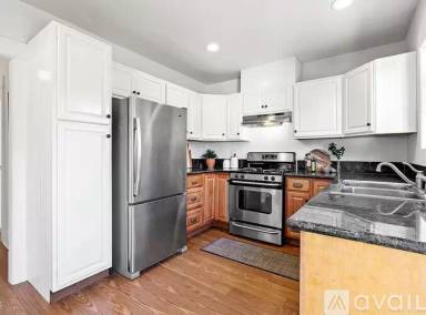 Main picture of 923 N Soldano Ave