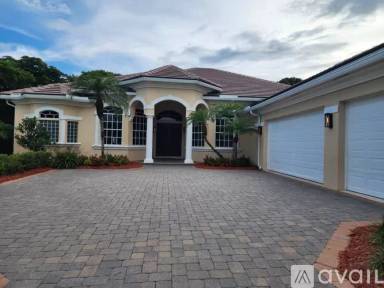 Main picture of 511 SW Squire Johns Ln
