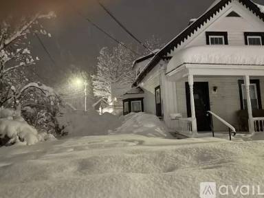 Main picture of 11 Pleasant St