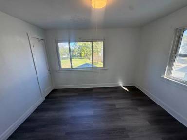 Main picture of 10214 Avon Ave