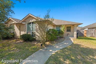 Main picture of 903 Crepe Myrtle St
