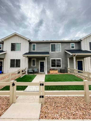 Main picture of 720 Oregon Trl
