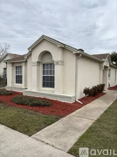 Main picture of 739 Olympic Cir