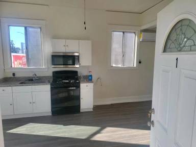 Main picture of 129 E G St