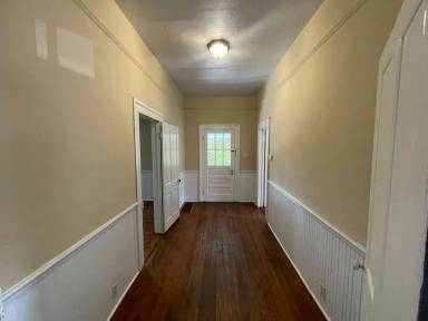 Main picture of 830 Boulevard