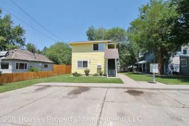 Main picture of 737 7th Ave N