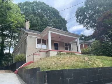 Main picture of 639 Somerset Ter NE