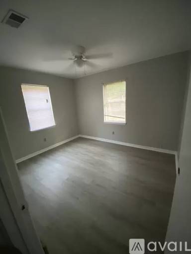 Main picture of 7141 Louise St