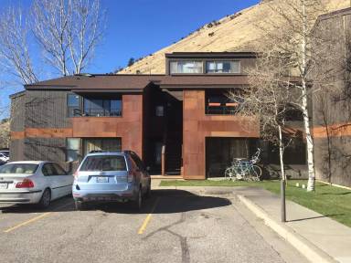 Main picture of 357 W Deloney Ave