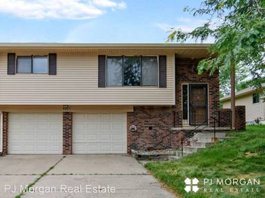 Main picture of 6211 N 108th Avenue Cir