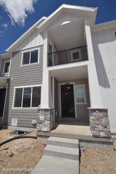 Main picture of 1266 W Cinch Way
