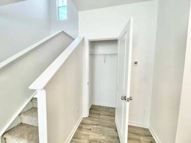 Main picture of 117 Lorcan Ln