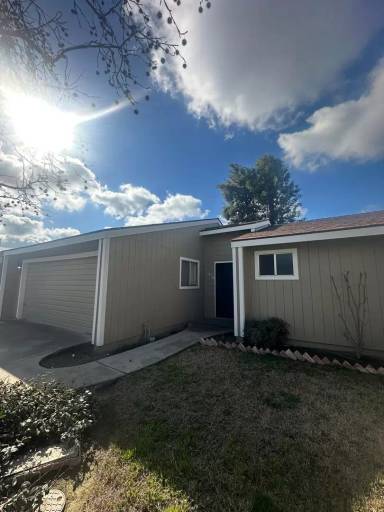 Main picture of 1439 W Walnut Ave