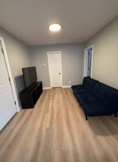 Main picture of 121 State St