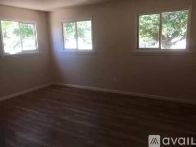 Main picture of 460 Bothwell St