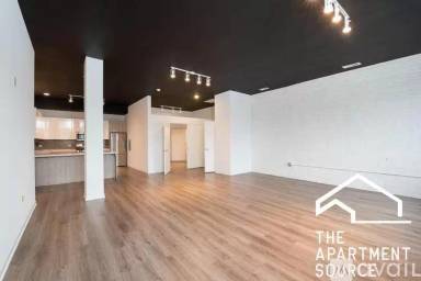 Main picture of 2550 S Wabash Ave
